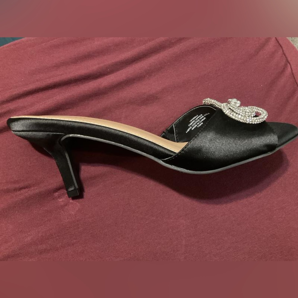 Elegant Black Satin Women's Heels